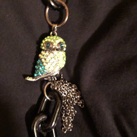 Parrot Rhinestone encrusted chain Loop necklace - Picture 2 of 4